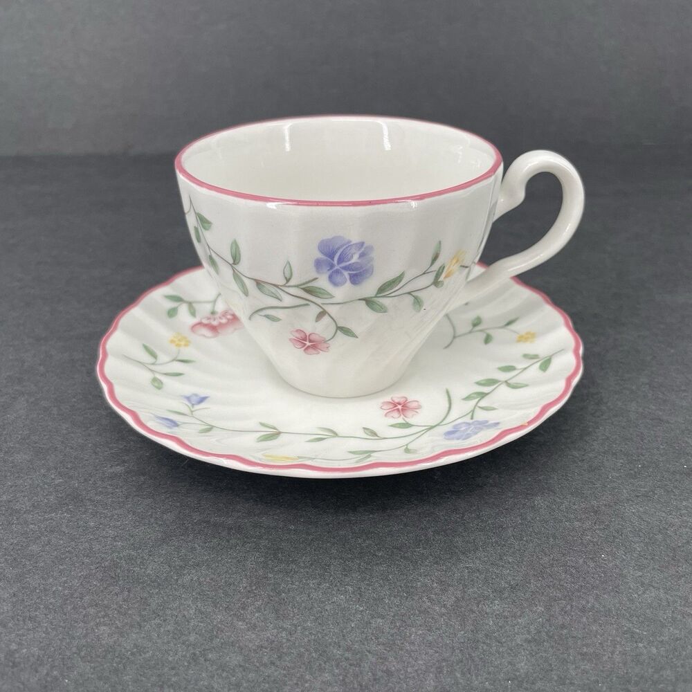 Johnson Brothers Summer Chintz Breakfast Tea Cup and Saucer Scalloped England